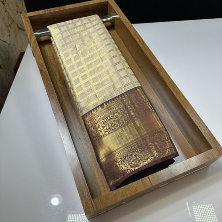 CREAM X BROWN CHOWKDI